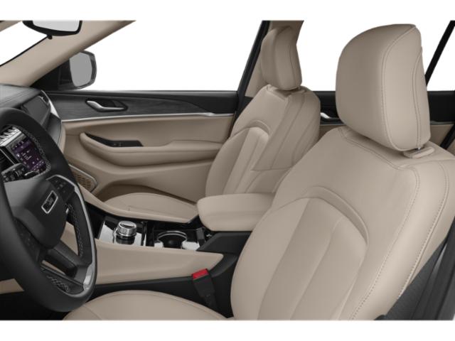 2021 Jeep Grand Cherokee Laredo photo 2