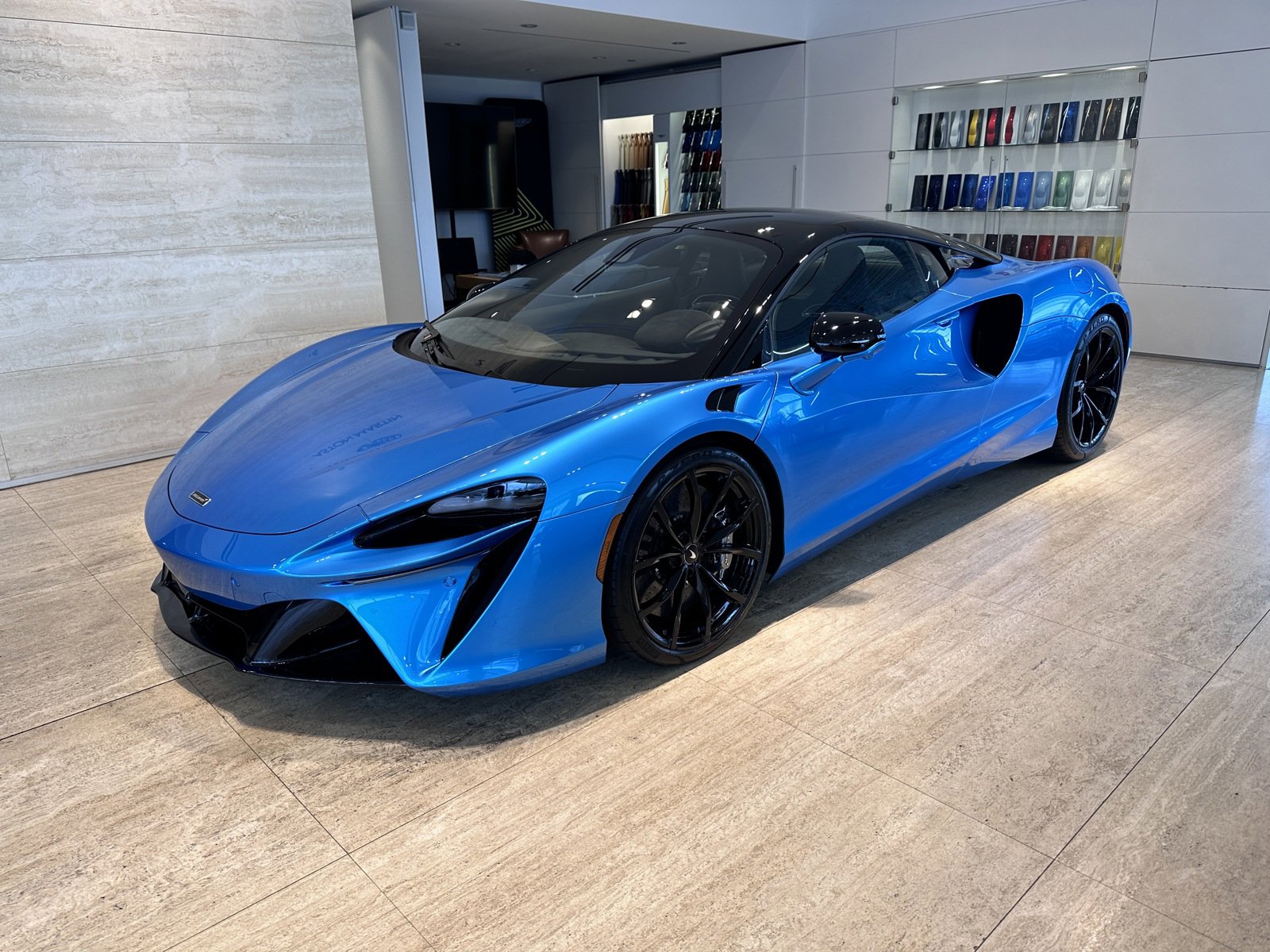 New 2024 McLaren Artura Performance in Roslyn, NY SBM16AEA5RW002127