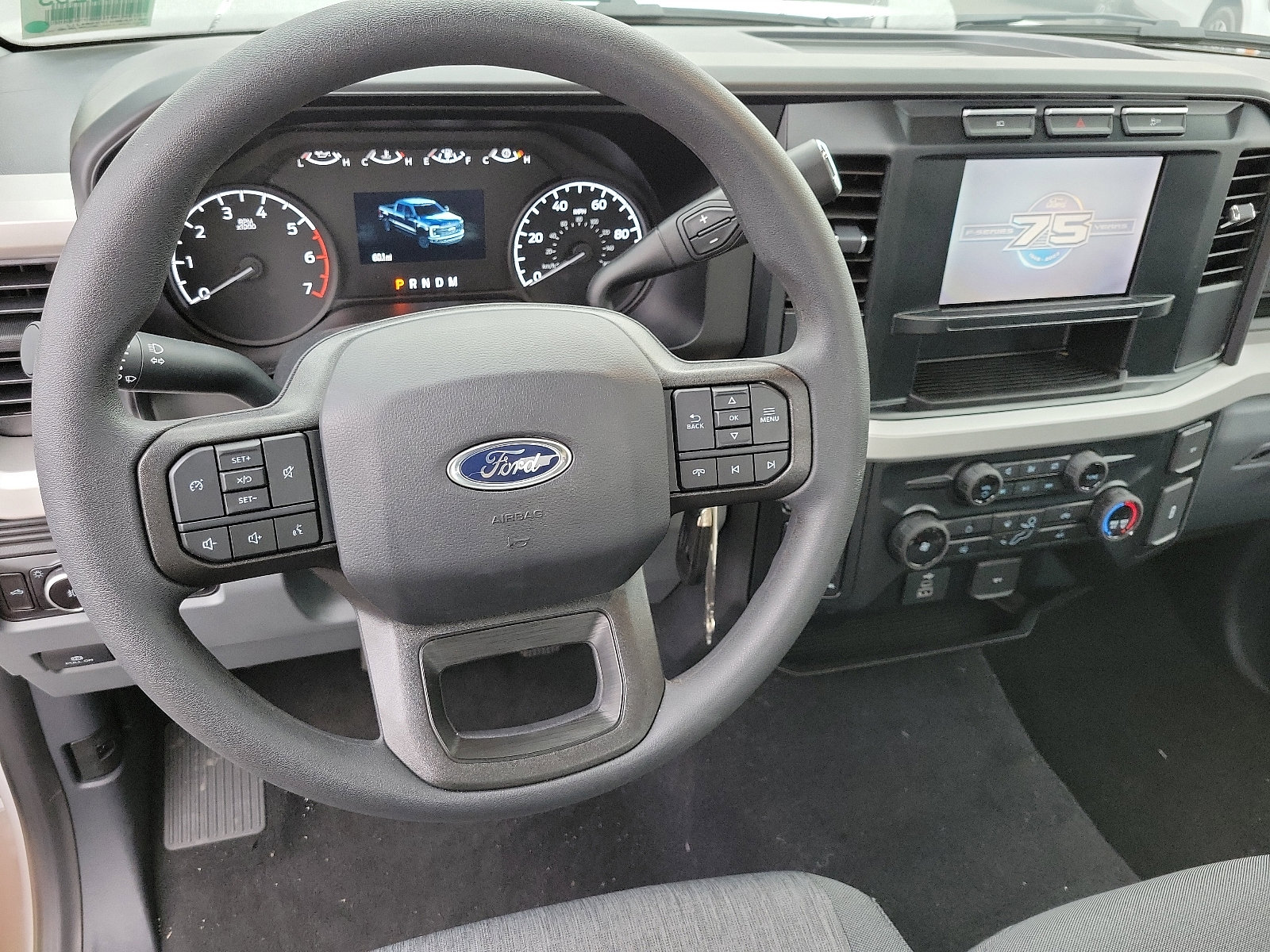 2023 Ford F-350 photo 4
