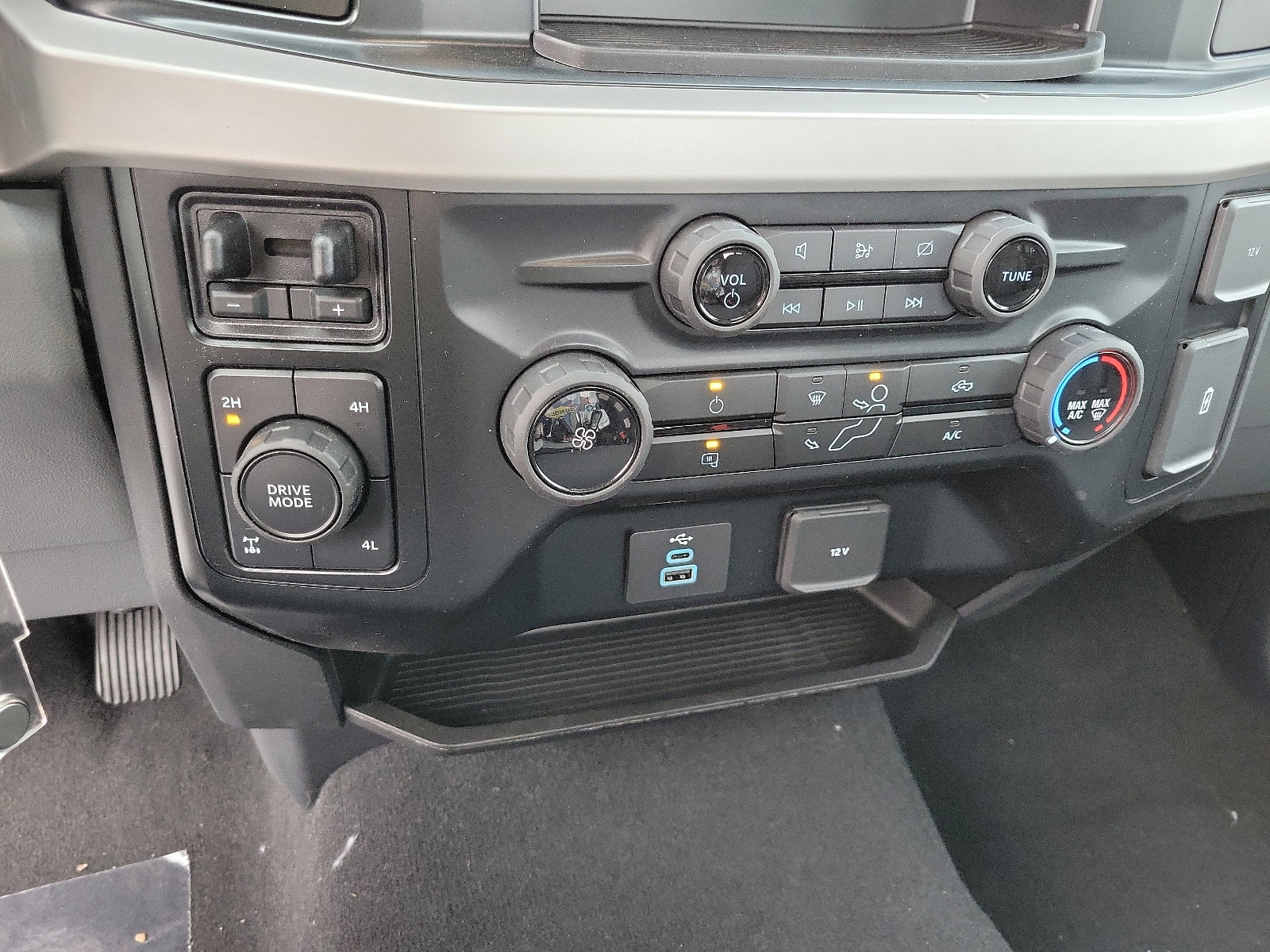 2023 Ford F-350 photo 7