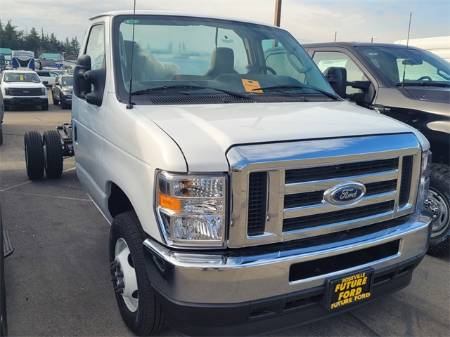 2024 Ford E-450SD Base