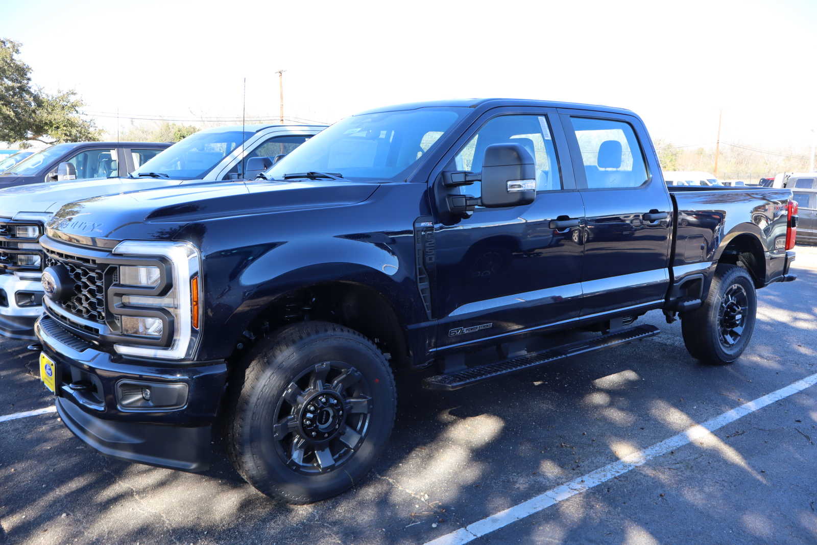 Ford Super Duty F250 SRW and Ford Super Duty F350 SRW vehicles Mac Haik's Southway Ford