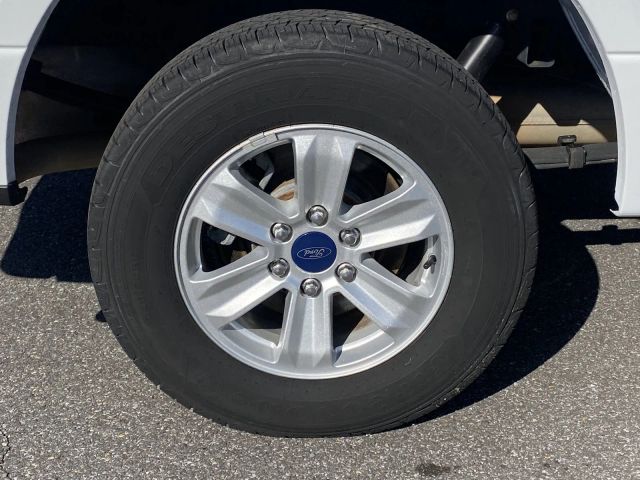 2015 Ford F-150 XLT photo 4