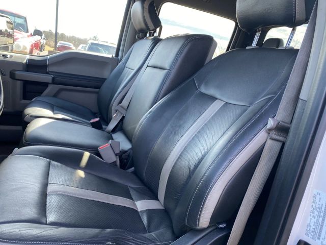 2015 Ford F-150 XLT photo 13