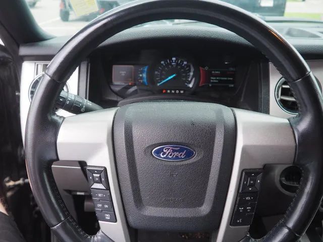 2017 Ford Expedition Limited photo 4