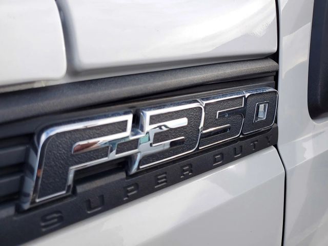 2013 Ford F-350 XL photo 9