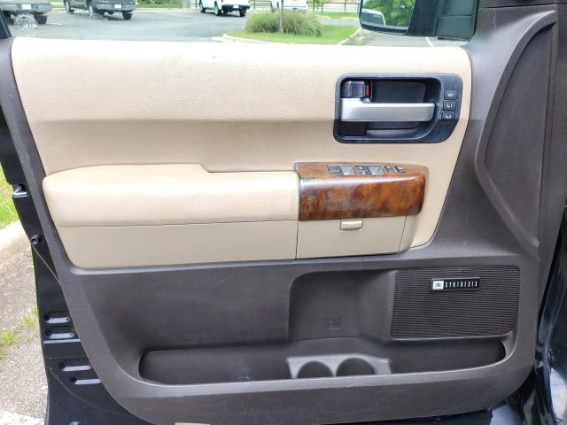 2008 Toyota Sequoia Platinum photo 19