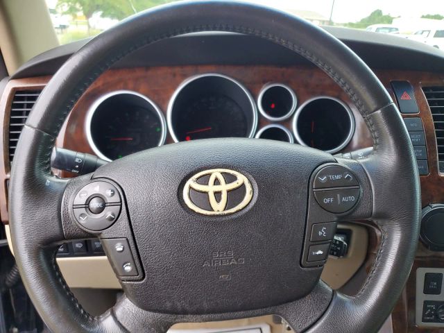 2008 Toyota Sequoia Platinum photo 21