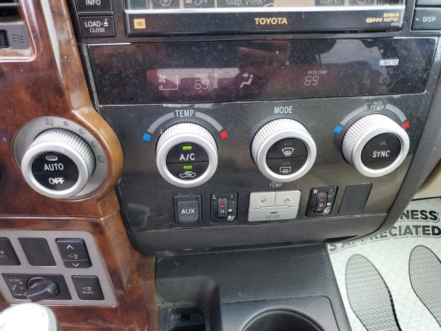 2008 Toyota Sequoia Platinum photo 29