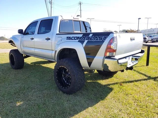 2011 Toyota Tacoma PreRunner photo 2