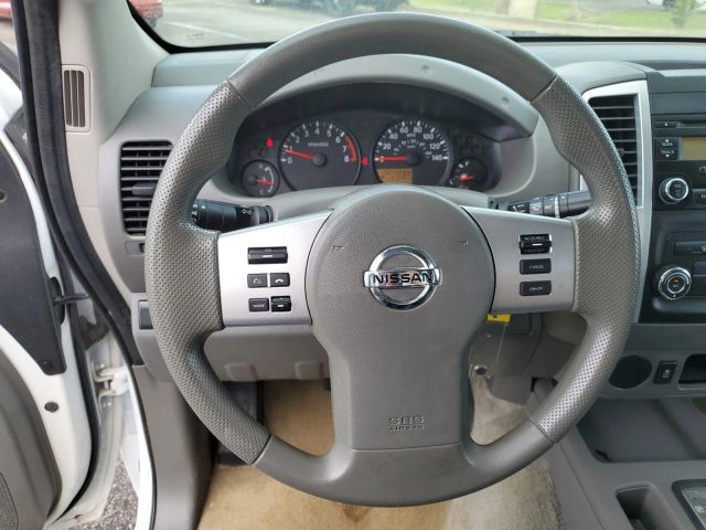 2016 Nissan Frontier S photo 14