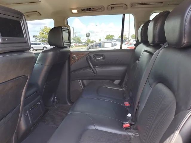 2015 Infiniti QX80 photo 11