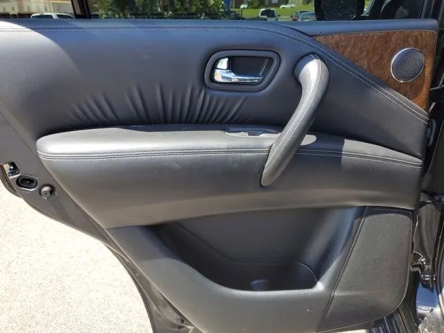 2015 Infiniti QX80 photo 13