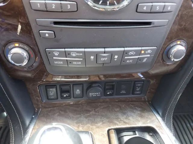 2015 Infiniti QX80 photo 27