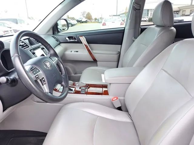 2013 Toyota Highlander Limited photo 14