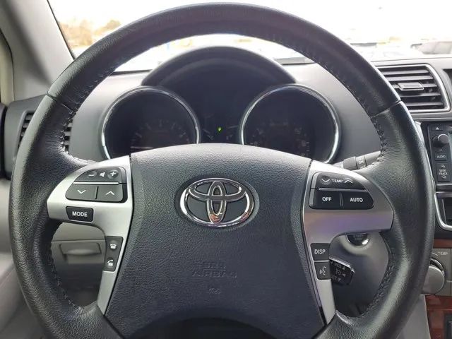 2013 Toyota Highlander Limited photo 18