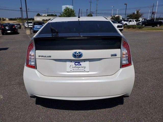 2013 Toyota Prius One photo 3