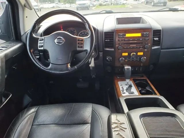 2012 Nissan Titan SL photo 9