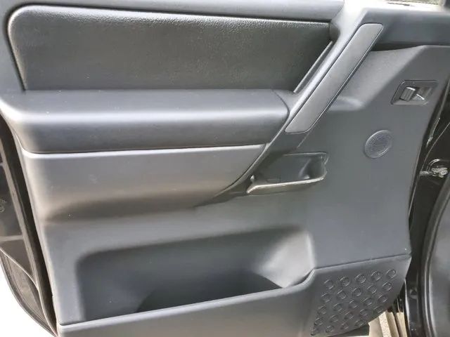2012 Nissan Titan SL photo 12