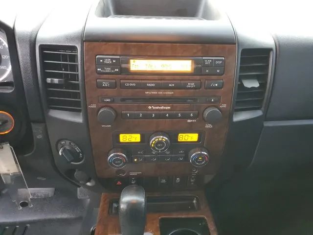 2012 Nissan Titan SL photo 30