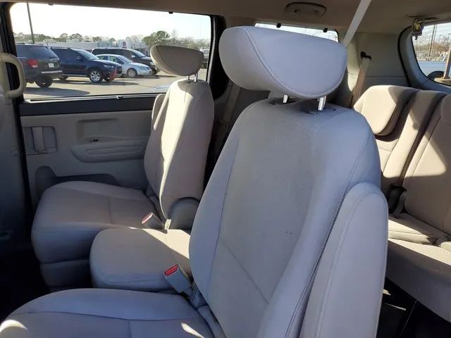 2016 Kia Sedona LX photo 5