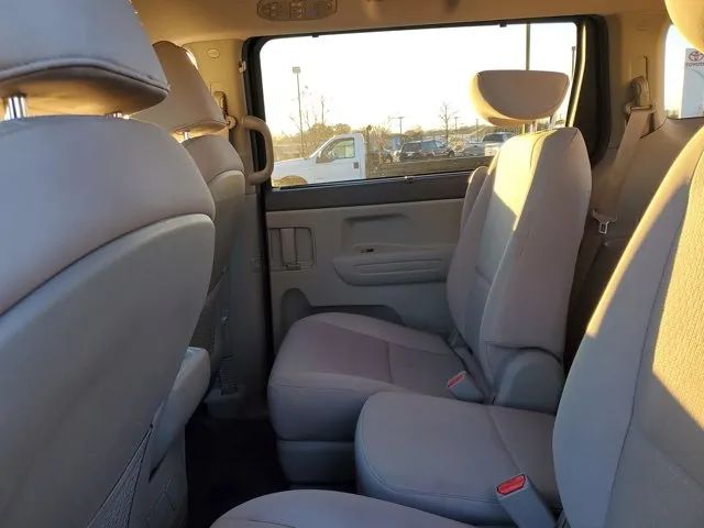 2016 Kia Sedona LX photo 6