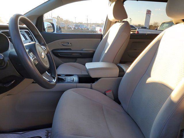2016 Kia Sedona LX photo 12