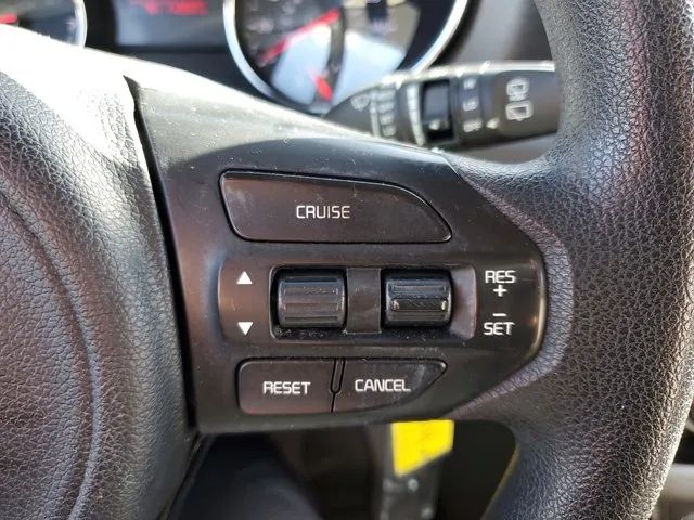 2016 Kia Sedona LX photo 20