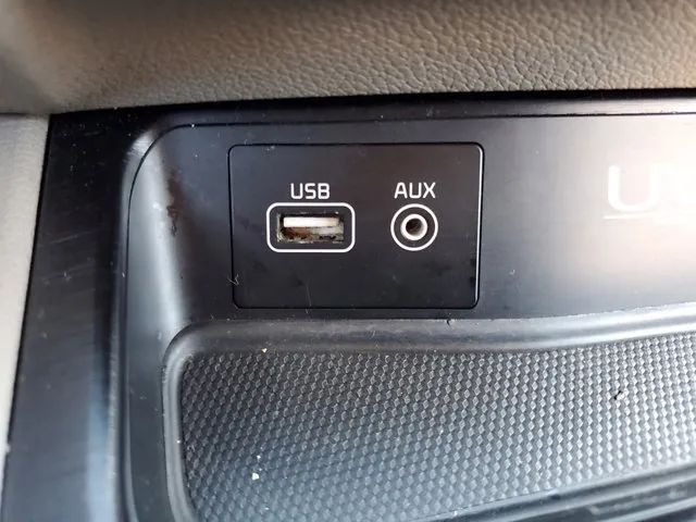 2016 Kia Sedona LX photo 28