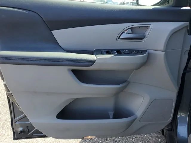 2012 Honda Odyssey EX-L photo 16