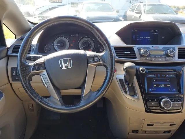 2016 Honda Odyssey EX-L photo 10