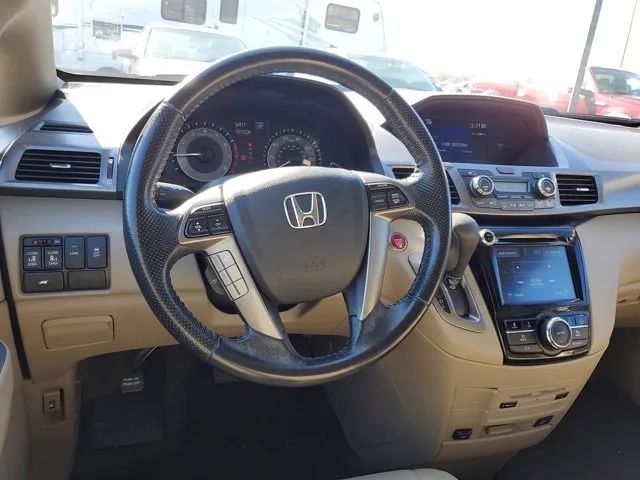 2016 Honda Odyssey EX-L photo 11