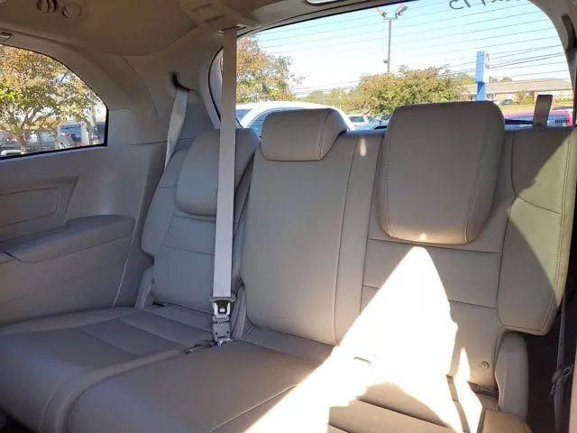 2016 Honda Odyssey EX-L photo 12