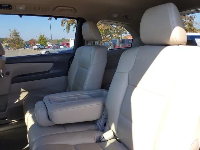 2016 Honda Odyssey EX-L photo 13