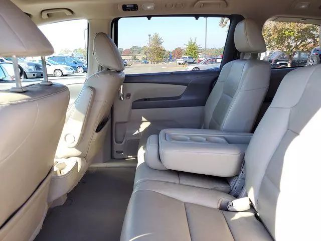 2016 Honda Odyssey EX-L photo 14