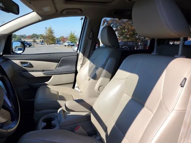 2016 Honda Odyssey EX-L photo 16