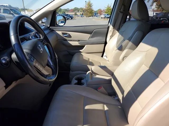 2016 Honda Odyssey EX-L photo 17
