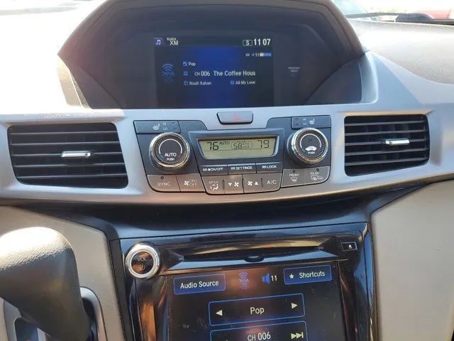 2016 Honda Odyssey EX-L photo 25