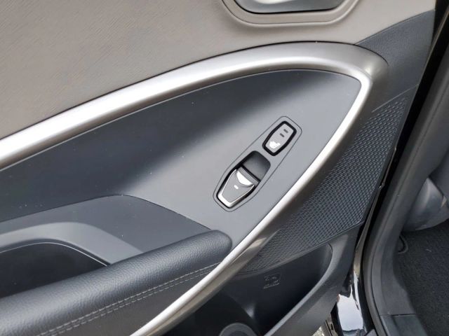 2017 Hyundai Santa Fe SE Ultimate photo 11
