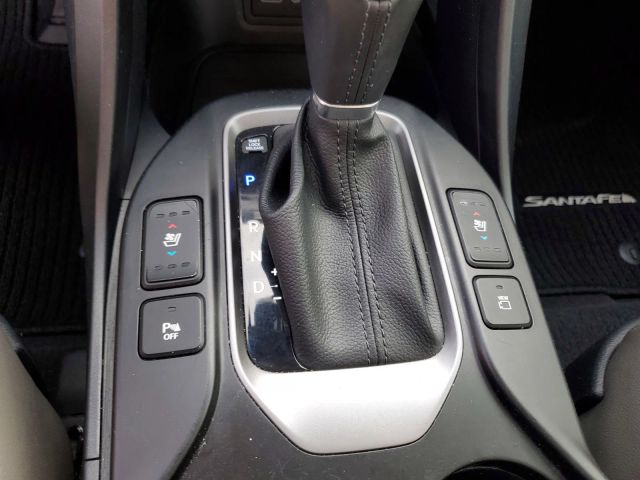 2017 Hyundai Santa Fe SE Ultimate photo 19