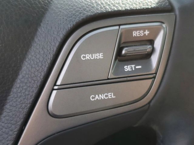 2017 Hyundai Santa Fe SE Ultimate photo 25
