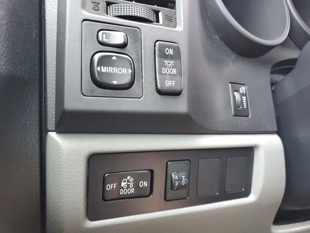 2012 Toyota Tundra SR5 photo 23