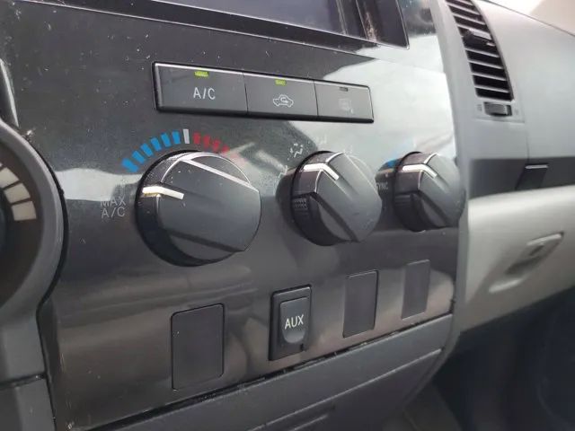 2012 Toyota Tundra SR5 photo 30
