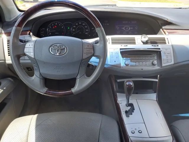 2009 Toyota Avalon Limited photo 8