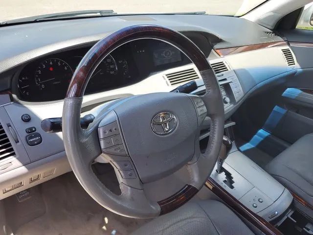 2009 Toyota Avalon Limited photo 16