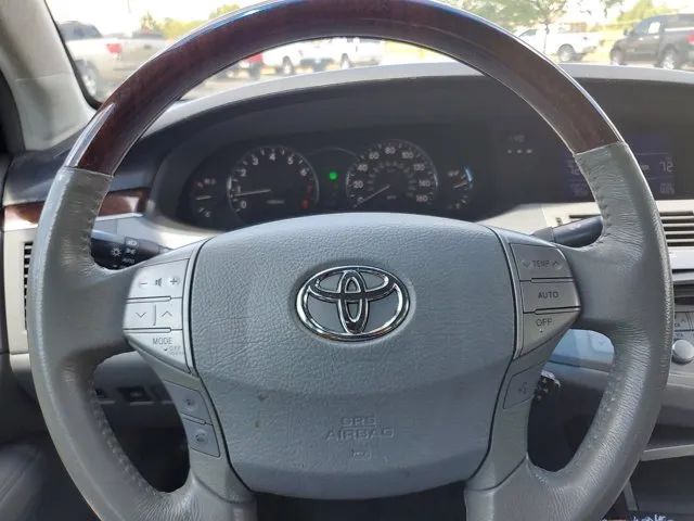 2009 Toyota Avalon Limited photo 18