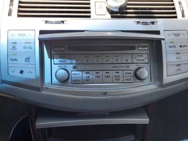 2009 Toyota Avalon Limited photo 27
