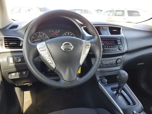 2017 Nissan Sentra S photo 8