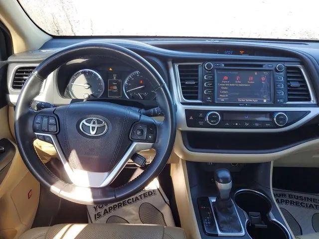 2015 Toyota Highlander Limited photo 8