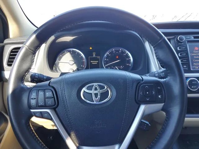 2015 Toyota Highlander Limited photo 18